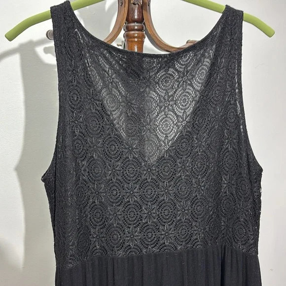 Stylish Black Sleeveless Dress (no tags) - Picture 5 of 6